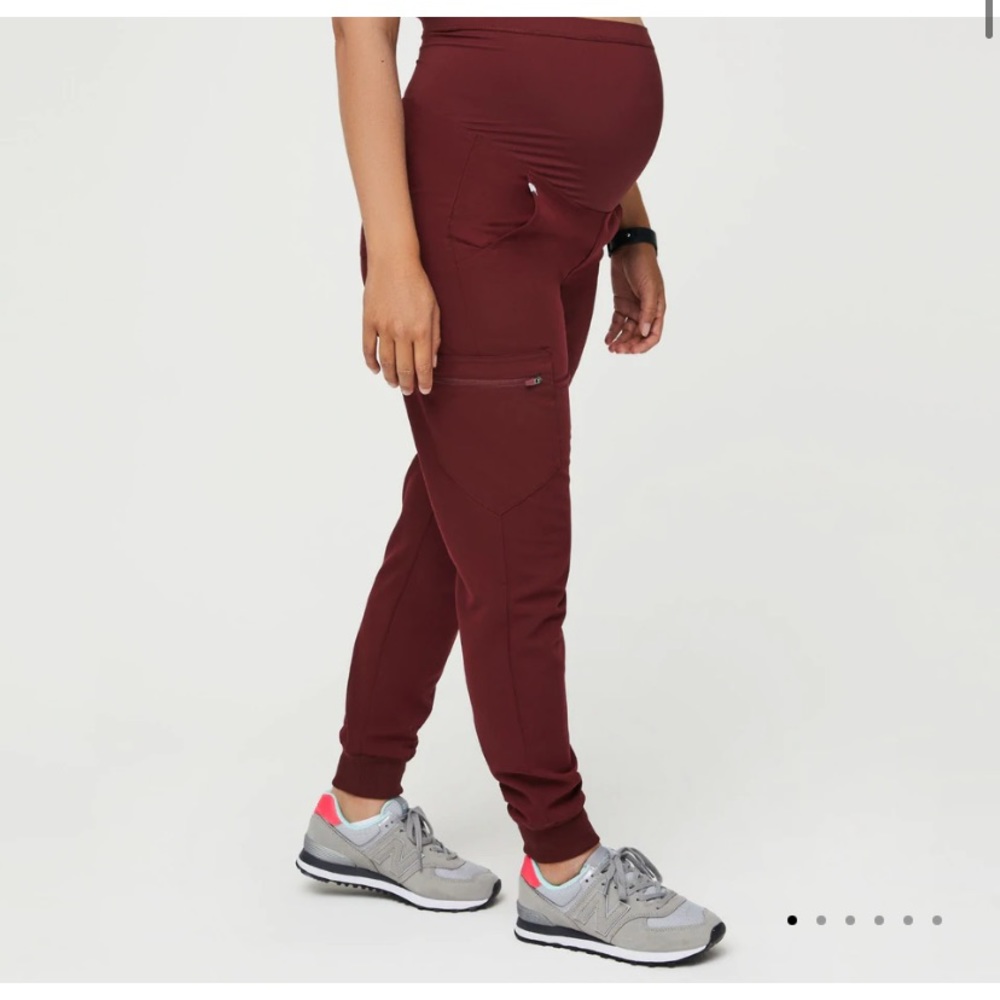 Figs maternity joggers